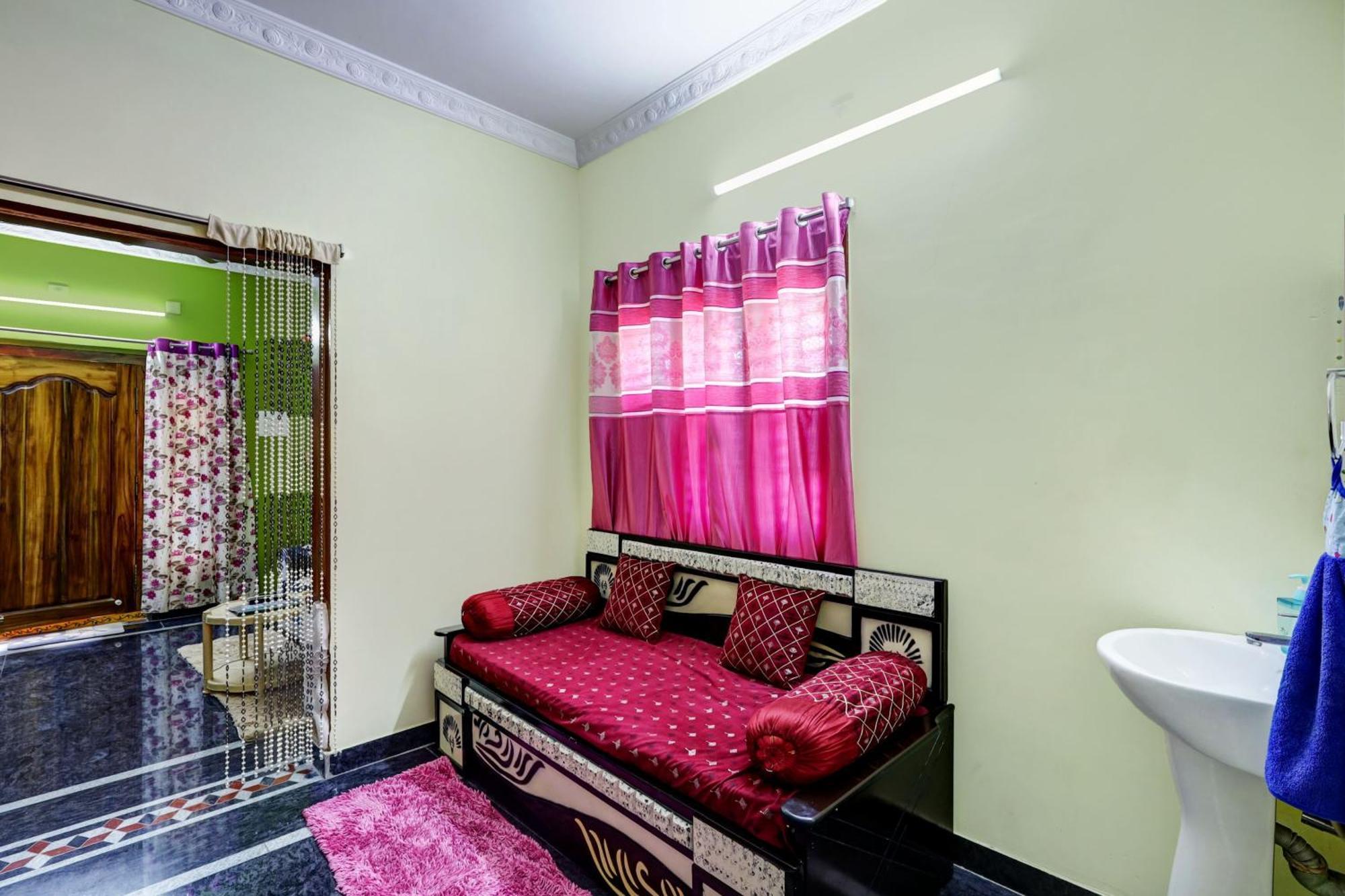 Sri Sakthi Home Stay - Beyond The Expectations- 10 To 15 Minutes Drive From Railway Station And Bus Station Τιρουπάτι Εξωτερικό φωτογραφία